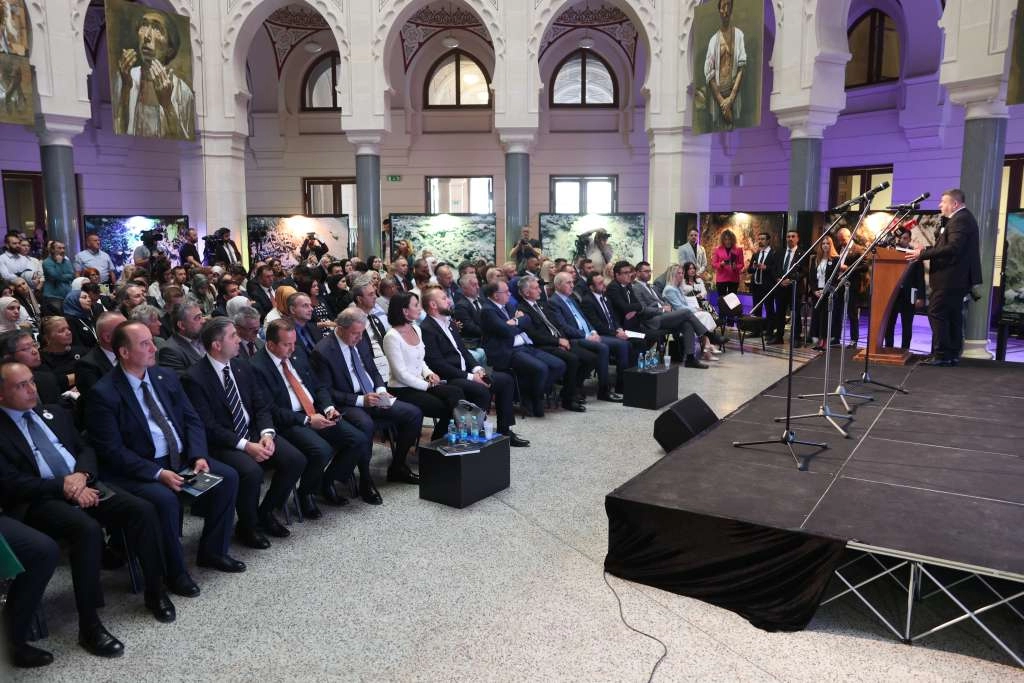 U Vijećnici otvorena izložba 'Underground', svjedočanstvo o razmjerama genocida